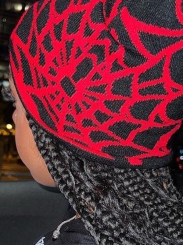 Gorro Beanie de forro polar con diseño de telaraña