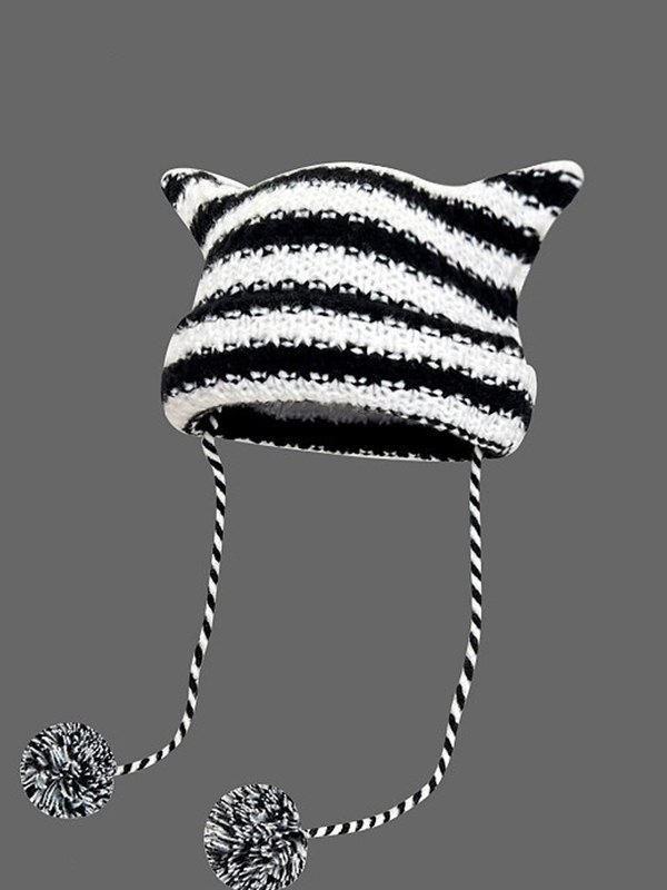 Gorro de punto a rayas con detalle de cuerno