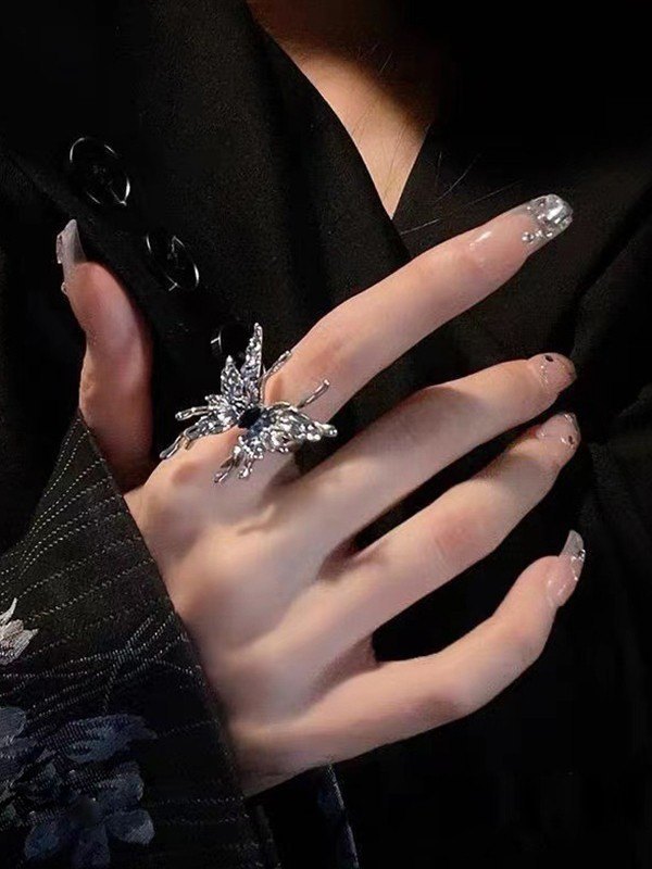 Anillo de patrón de mariposa de hadas Grunge