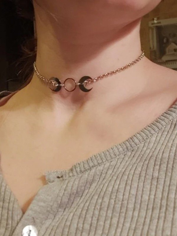 Collar con dije de luna creciente doble