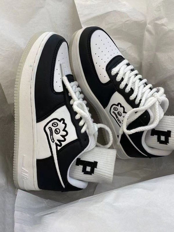 Zapatilla Monstruo Bordado