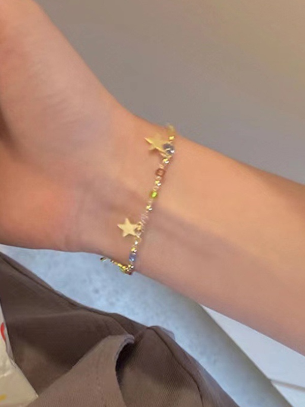 Pulsera con colgante de estrella de cuentas coloridas